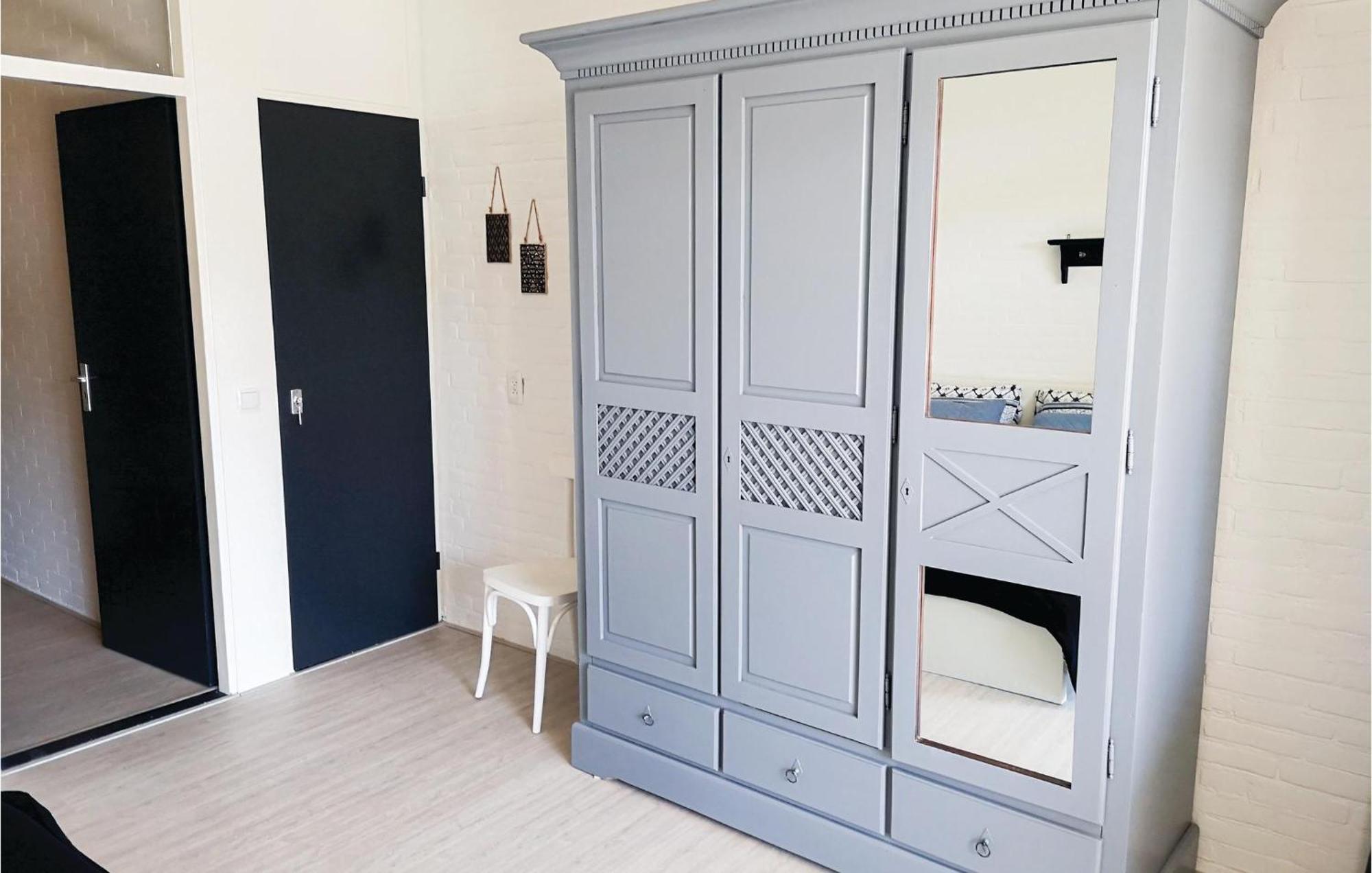 Stunning Home In Bruinisse With Kitchen 外观 照片